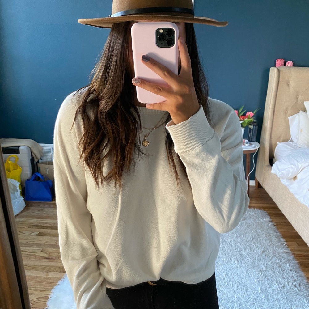 UNIVERSAL THREADS sweatshirt